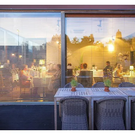 Restaurant Vous Le Vous Hotel 3*